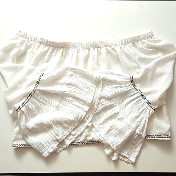 Refashioned Off-shoulder Boho Bell Sleeved Top (L/XL) - Picture 6 of 8